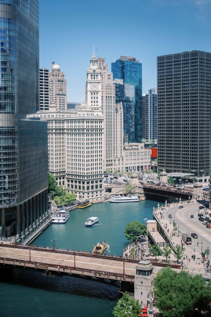 Chicago River, photos of the Chicago Riverwalk