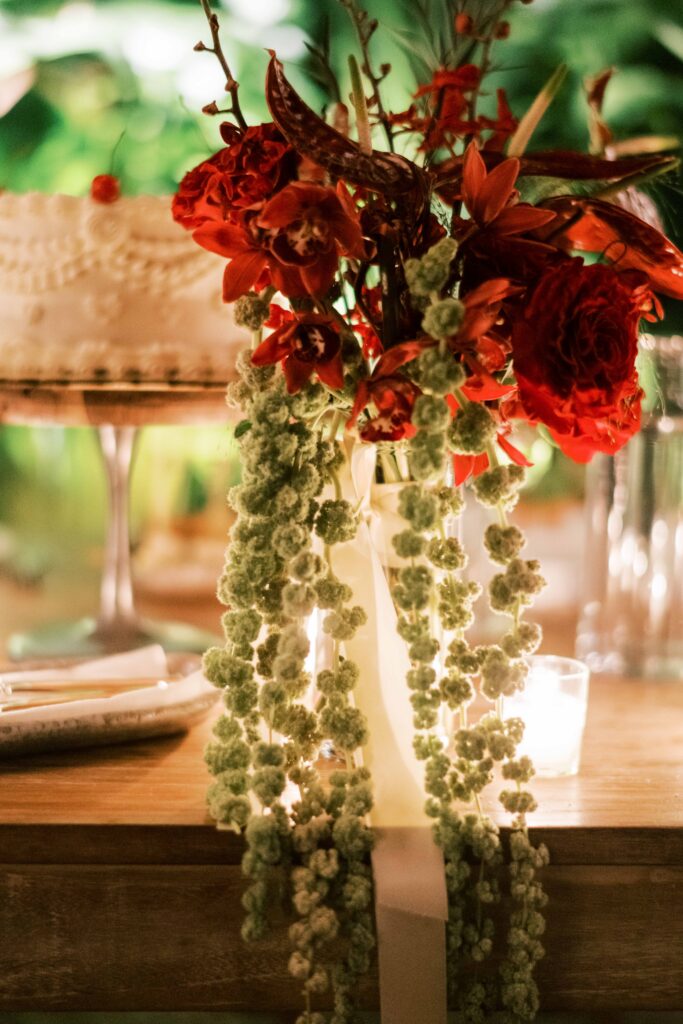 unique floral arrangements for wedding; best trailing greenery for wedding florals
