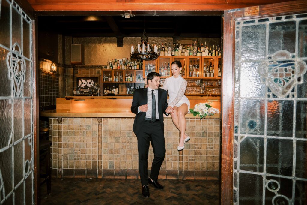 direct flash wedding photos at Chicago Athletic Association bar
