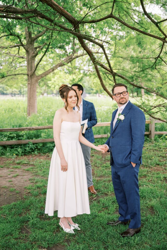 Jewish park elopement with family in Chicago 