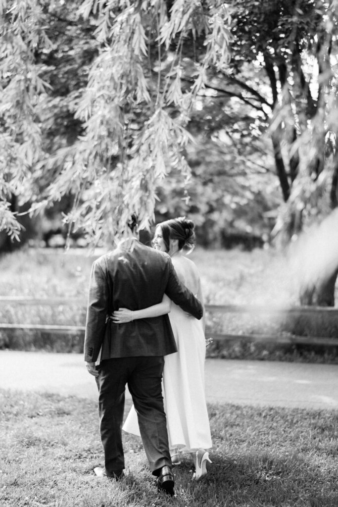 Chicago park elopement with family