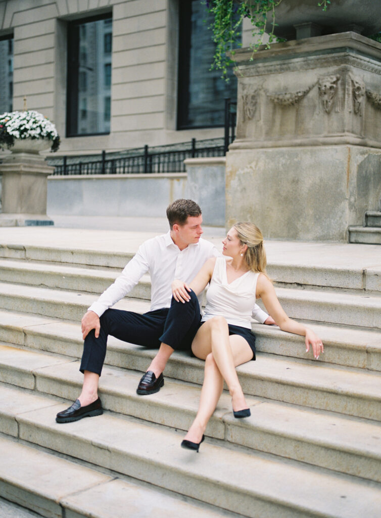 editorial engagement photography session at the Art Institute of Chicago