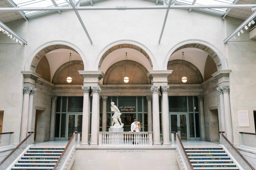 engagement photography sessions at the Art Institute of Chicago with Danielle Heinson