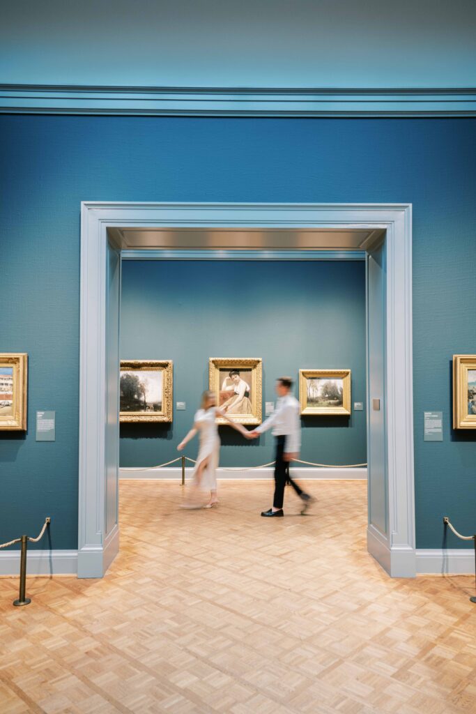 editorial engagement photography session at the Art Institute of Chicago