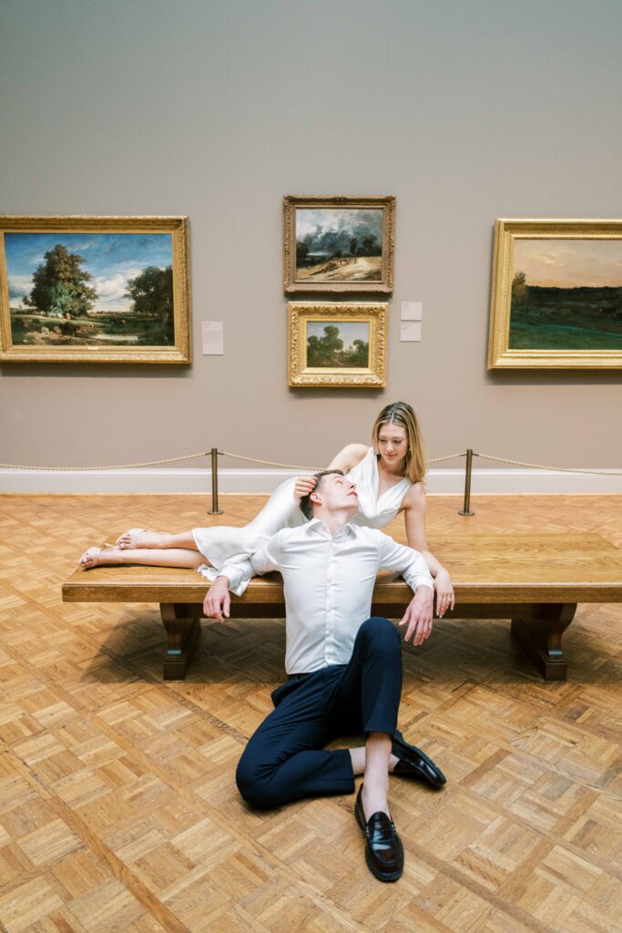 engagement photography sessions at the Art Institute of Chicago with Danielle Heinson