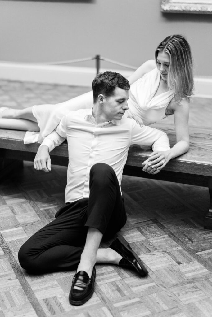 editorial engagement photography session at the Art Institute of Chicago