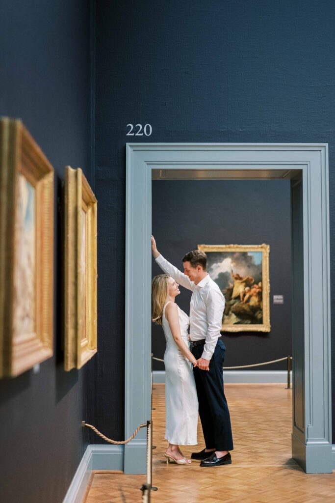 editorial engagement photography session at the Art Institute of Chicago
