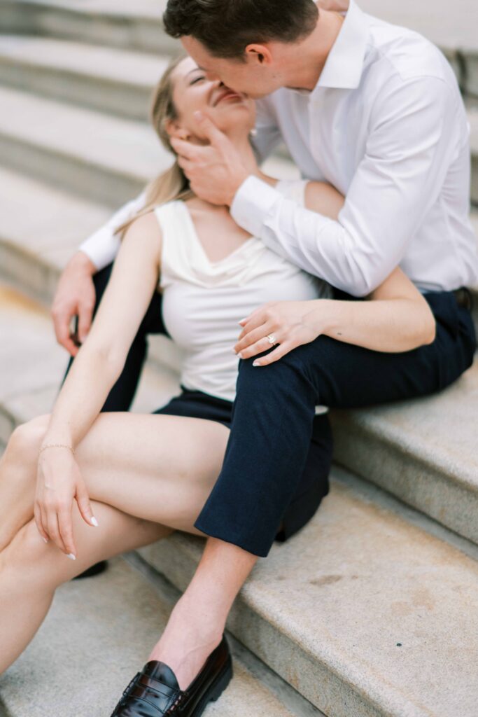 engagement photography sessions at the Art Institute of Chicago with Danielle Heinson