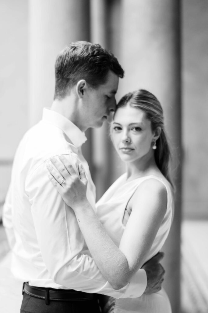 engagement photography sessions at the Art Institute of Chicago with Danielle Heinson