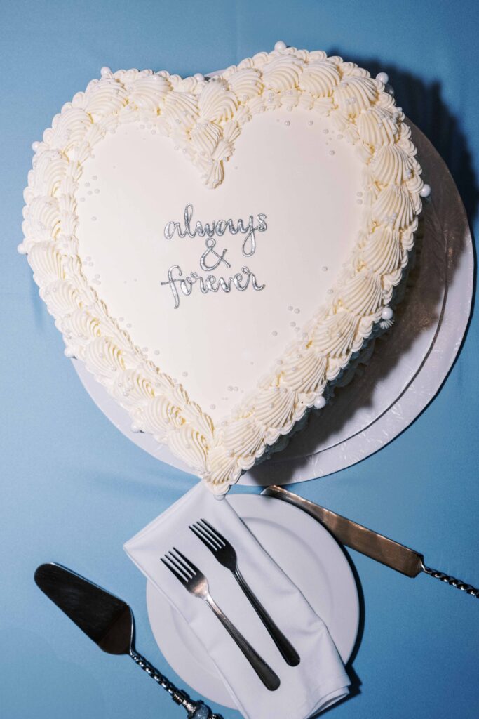 vintage heart wedding cake