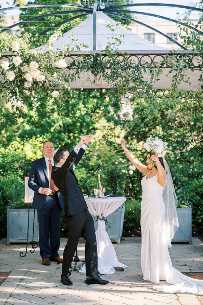 wedding glass breaking