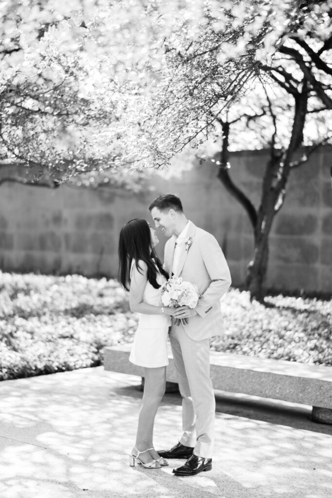 Editorial Chicago elopement photography at the Art Institute of Chicago